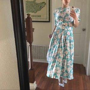 Vintage floral pattern dress